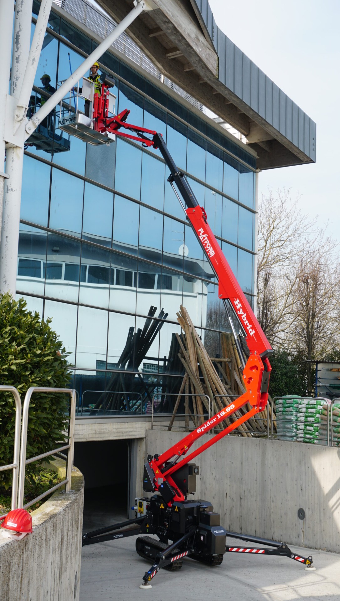 Spider lift articulated platform working at height